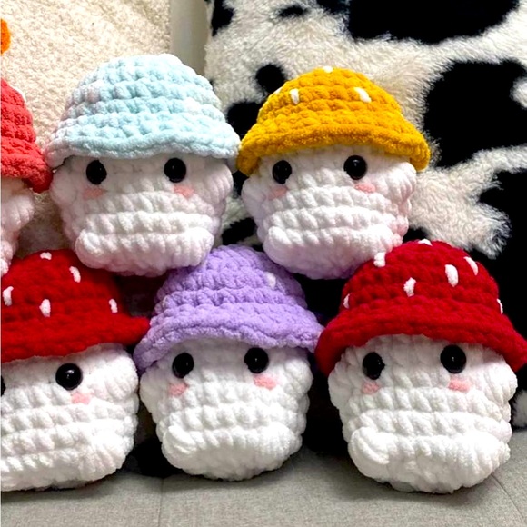 Chonky Mushroom Boi - Picture 8 of 8